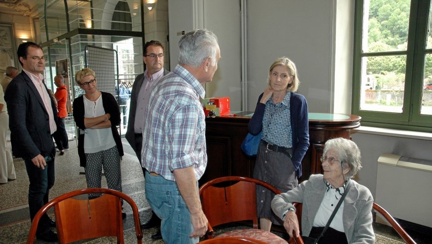 L’épouse de l’ancien maire et député de Villefranche-de- Rouergue, Christiane Fabre, 96 ans, a pris part à cette journée mémorielle, en compagnie de sa fille, Claudie.