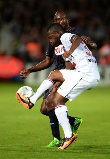 Hervin Ongenda, le milieu de terrain du PSG, contre Bordeaux en Ligue 1 le 13 septembre 2013 à Chaban-Delmas