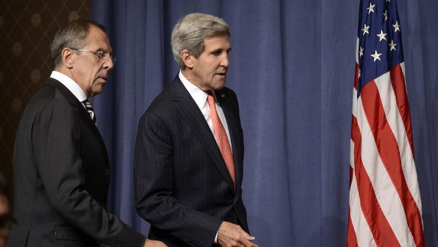 Sergueï Lavrov et John Kerry à l'issue d'une conférence de presse conjointe le 14 septembre 2013 à Genève
