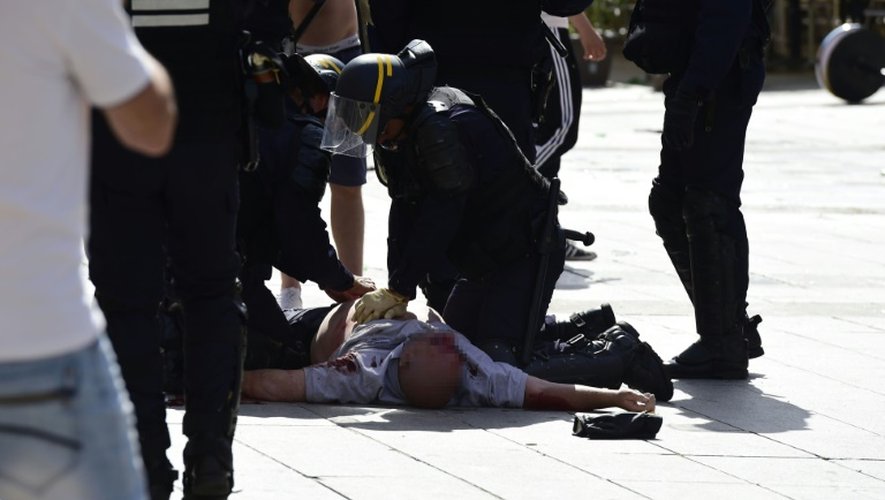 Un supporter blessé lors des violences à Marseille, avant Angleterre-Russie, le 11 juin 2016