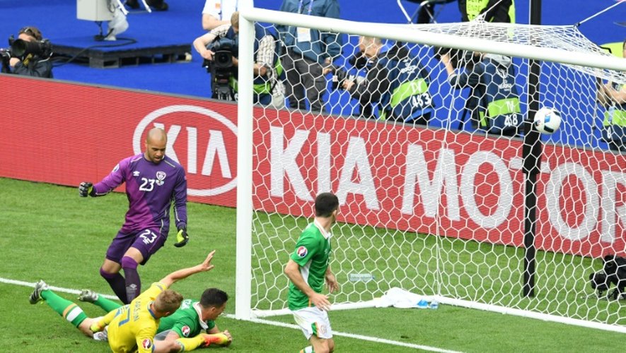 Le but contre son camp de l'Irlandais Ciaran Clark contre la Suède lors de l'Euro, le 13 juin 2016 au Stade de France