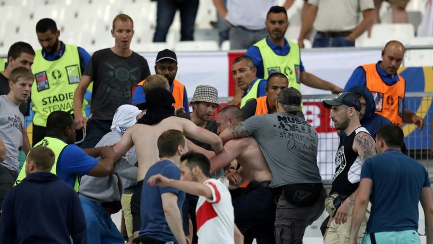Affrontements entre supporters le 11 juin 2016 au stade Vélodrome à Marseille