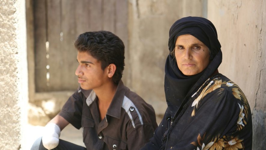 Bachar Qassem et sa mère à leur domicile à Al-Hol le 31 mai 2016