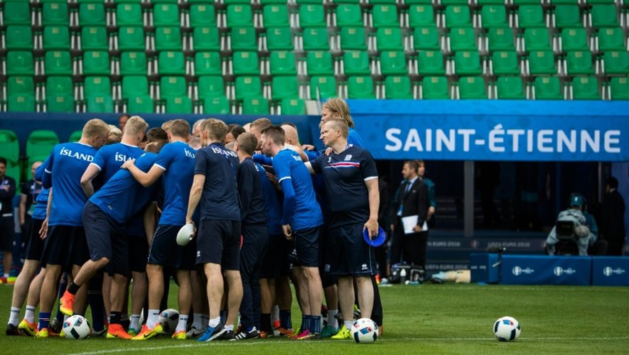 La sélection islandaise à l'entraînement le 13 juin 2016 au stade Geoffroy-Guichard à Saint-Etienne
