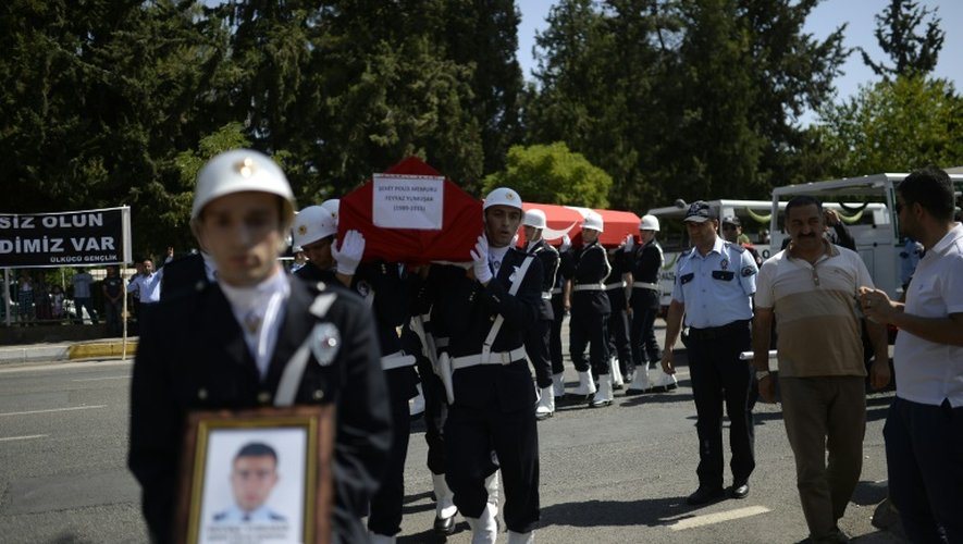 Funérailles des deux soldats turcs tués par des membres du Parti des travailleurs du Kurdistan (PKK), le 23 juillet 2015 à Saliurfa