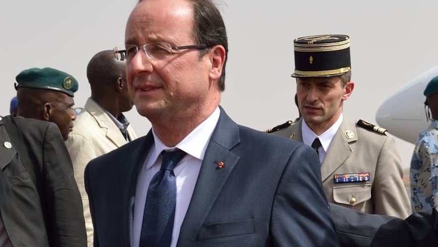 Le président François Hollande lors de son arrivée à Bamako, le 2 février 2013