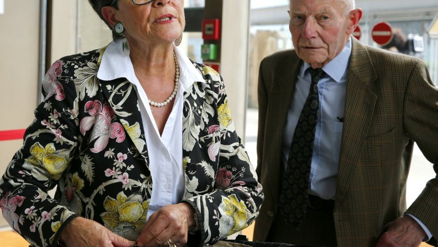 Viviane Lambert et Pierre Lambert à leur arrivée à la cour d'appel le 9 juin 2016 à Reims