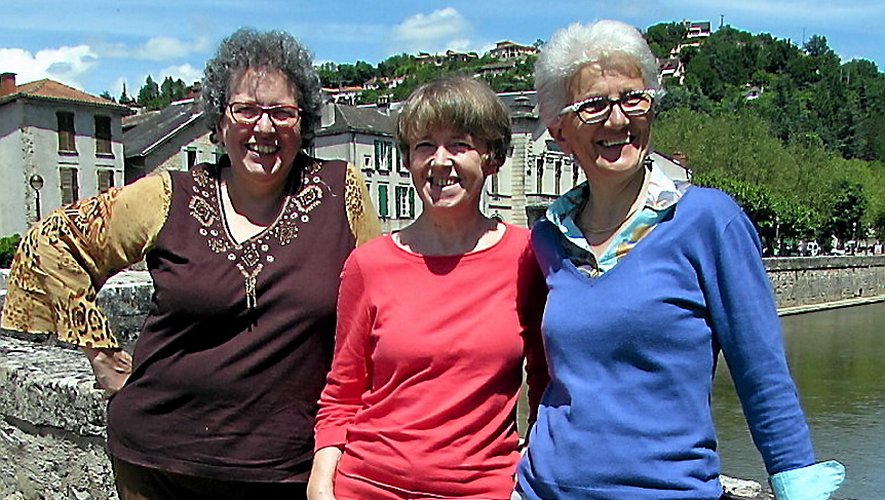 Trois bénévoles actives de l’association Demandez
le programme : (de gauche à droite) Diane Gastellu, Maguy Hardat et Marie-José Marre.