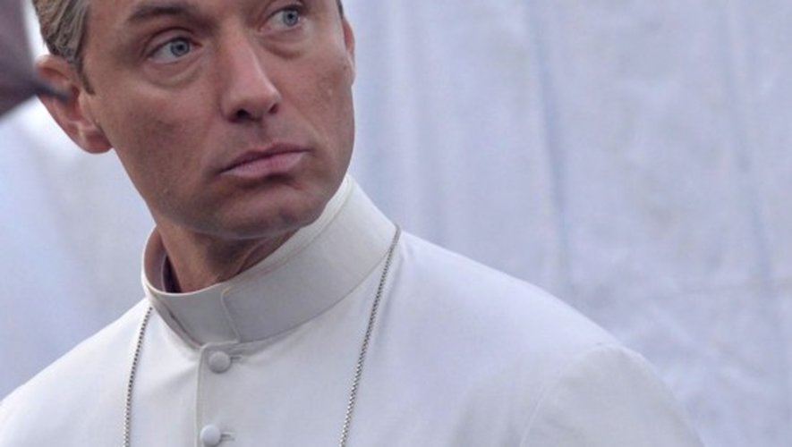 Premier teaser du Young Pope : Jude Law façon House of Cards ! Future série TV à suivre