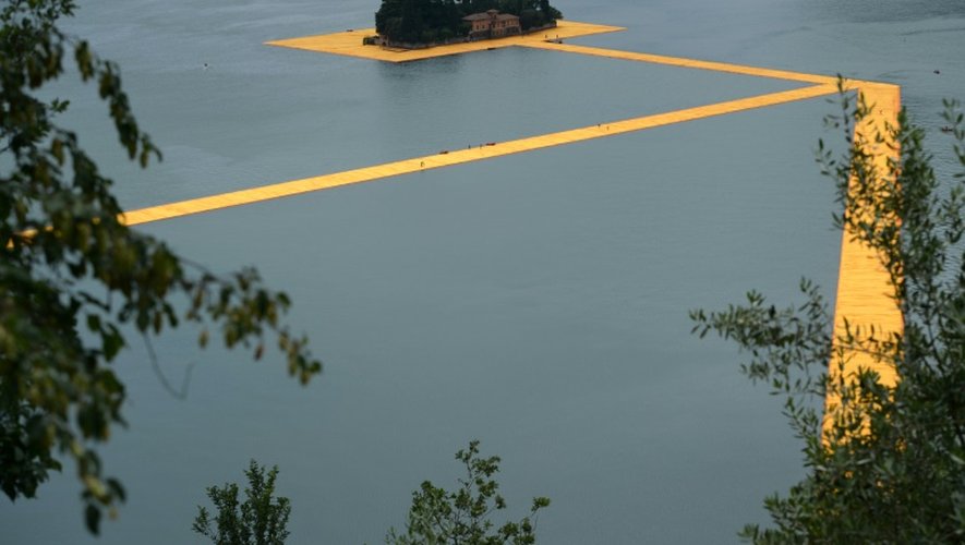 Comme de nombreuses oeuvres de Christo, "Floating Piers" est resté de longues années dans les cartons avant de voir le jour