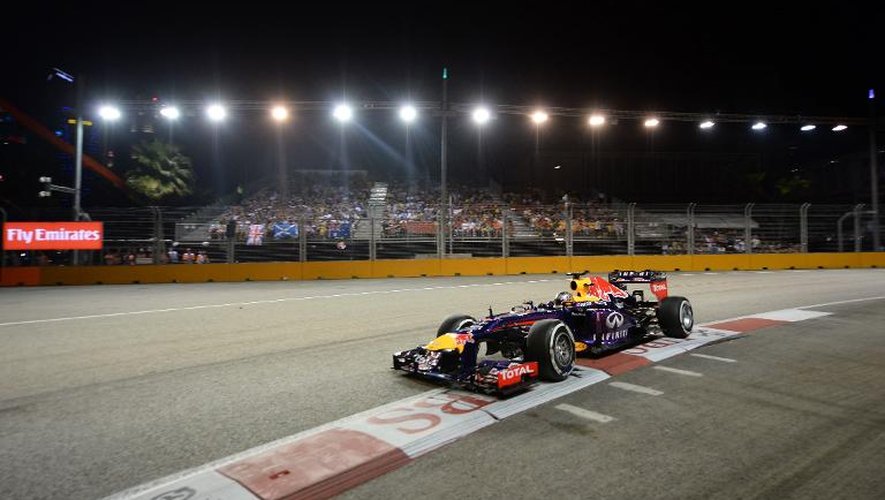 La Red Bull pilotée par Sebastian Vettel, lors du GP de Singapour, le 22 septembre 2013
