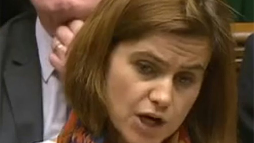 Capture d'écran d'un enregistrement du Parlement britannique le 16 juin 2016 montrant Jo Cox s'exprimant à la Chambre des Communes le 9 décembre 2015