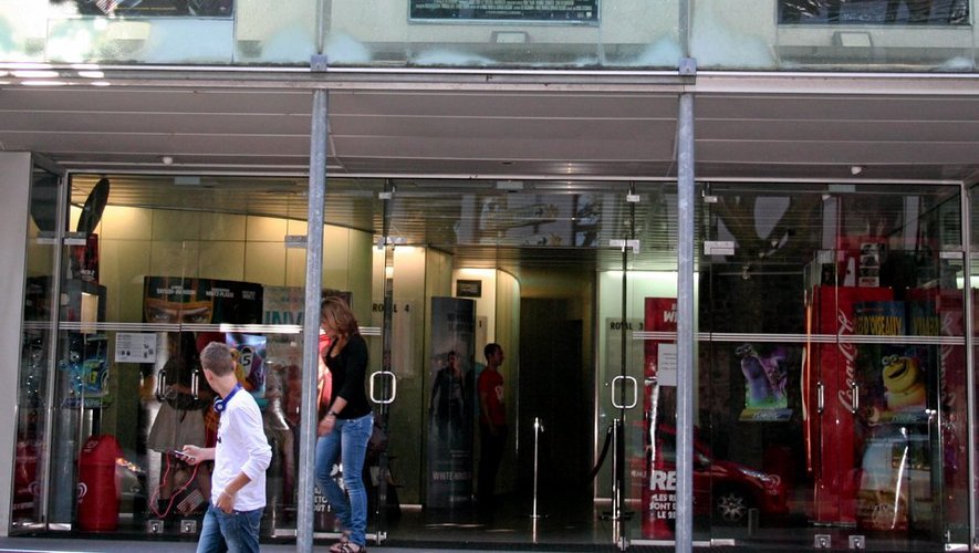 Dimanche, l'une des dernières séances du cinéma Le Royal à Rodez. Toutes les salles de la ville sont fermées, jusqu'au 9 octobre date d'ouverture du multiplexe au public.
