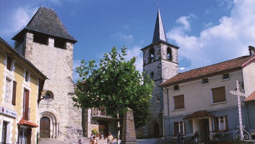 Saint-Santin - Le village où  l’on voit double