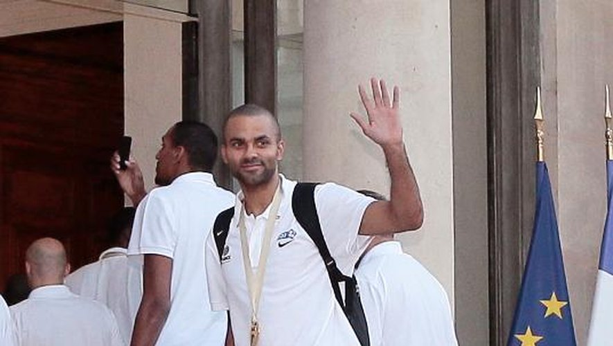 Le joueur de l'équipe de France de basket Tony Parker à son arrivée à l'Elysée le 23 septembre 2013