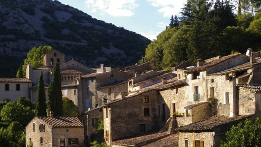 Le village médiéval de Saint-Guilhem-le-Désert est classé Grand site de France.