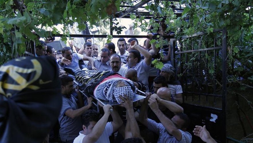 Les funérailles de Mohammad Tarifi, un Palestinien de 30 ans tué par l'armée israélienne, le 22 juin 20144 à Ramallah