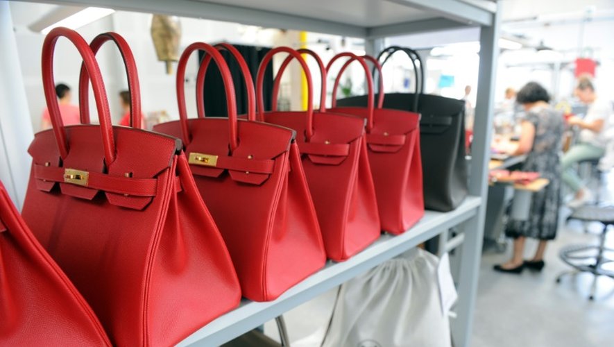 Des sacs Birkin de chez Hermès à la Maroquinerie de la Tardoire, à Montbron, le 11 juin 2015