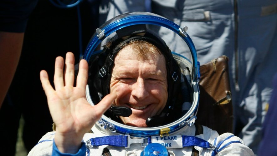 L'astronaute britannique Tim Peake après don atterrissage esur terre dans les steppes du Kazakhstan, le 18 juin 2016