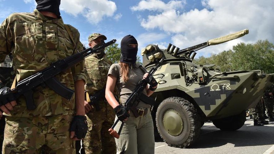 Une nouvelle recrue du bataillon "Donbass" à Kiev le 23 juin 2014
