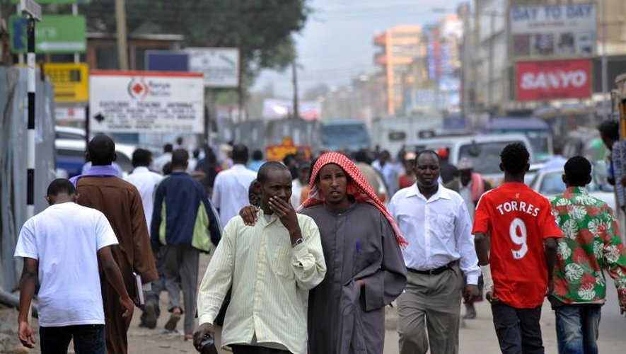Des résidents d'Eastleigh, le quartier somalien de Nairobi, le 18 janvier 2010 au Kenya