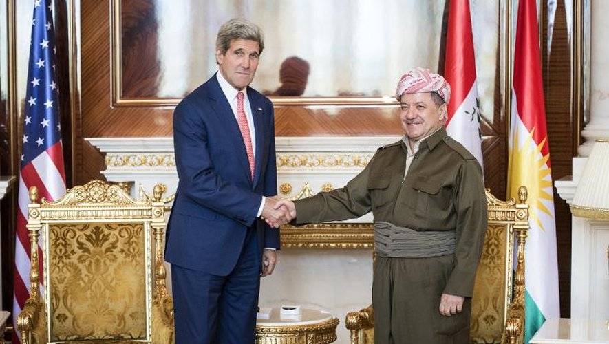 Le secrétaire d'Etat américain John Kerry rencontre le président de la région autonome du Kurdistan Massoud Barzani, à Arbil, le 24 juin 2014