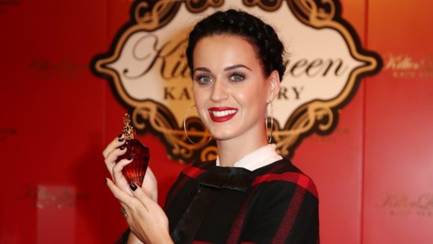 Katy Perry détrône Miley Cyrus grâce à son nouveau parfum Killer Queen et le dernier single avec Juicy J Dark House !