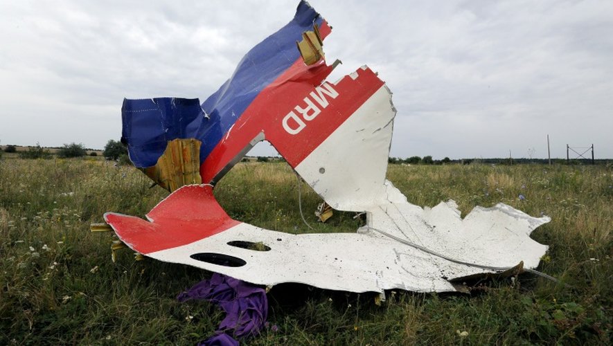 Une pièce de l'épave du MH17 à Shaktarsk le 18 juillet 2014