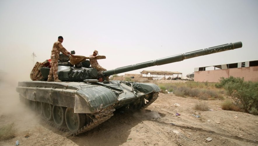 Les forces gouvernementales irakiennes patrouillent à Fallouja, le 19 juin 2016