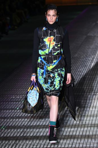 Défilé Prada lors de la semaine de la mode à Milan, le 19 juin 2016