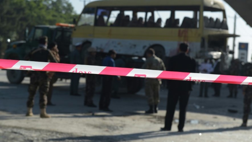 Attentat contre un minibus transportant des employés de sécurité népalais le 20 juin 2016 à Kaboul