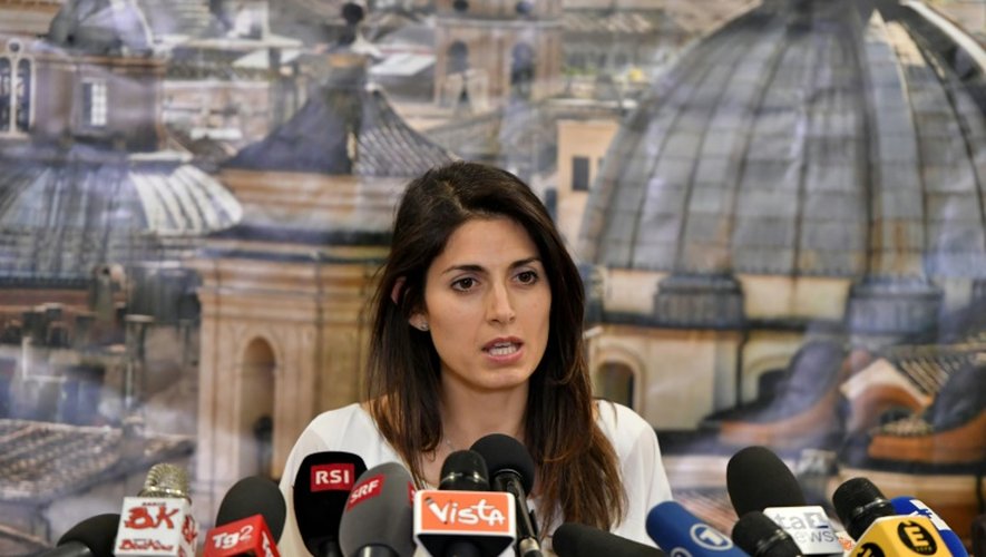 Virginia Raggi,lors d'une conférence de presse après sa victoire à la mairie de Rome, le 19 juin 2016
