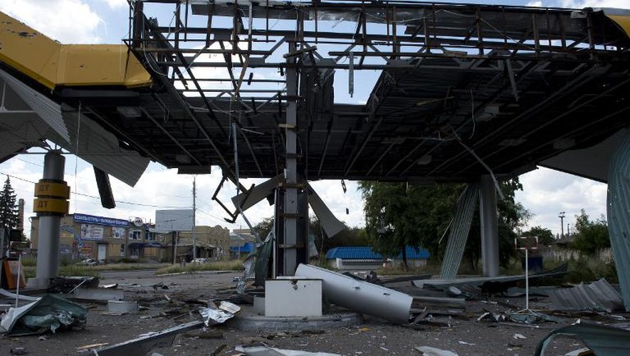 Les ruines d'une station service à Slaviansk, le 24 juin 2014