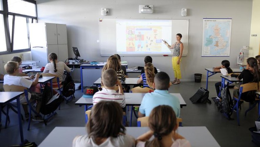 "Les enseignants français sont un peu livrés à eux-mêmes" au collège, selon l'OCDE