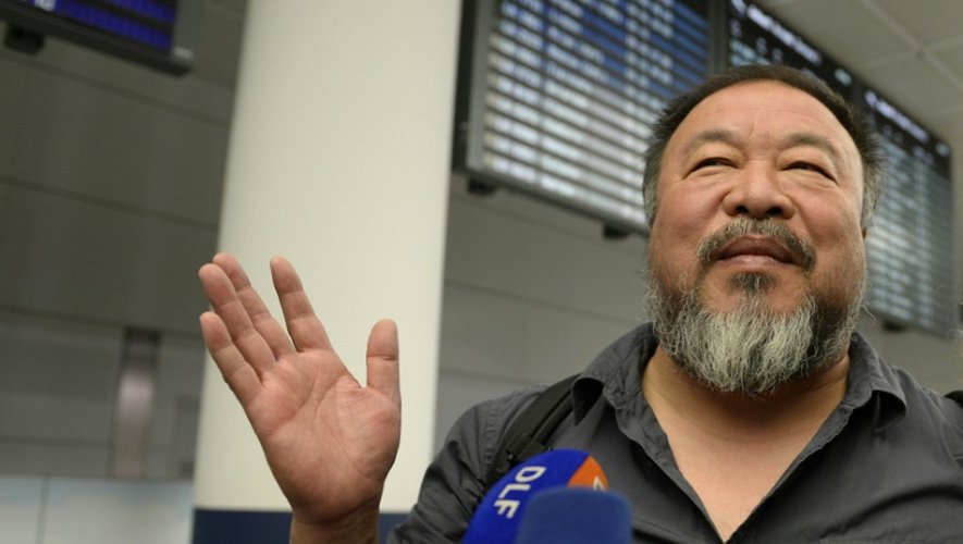 L'artiste dissident chinois Ai Weiwei, à son arrivée le 30 juillet 2015 à Munich (sud de l'Allemagne)