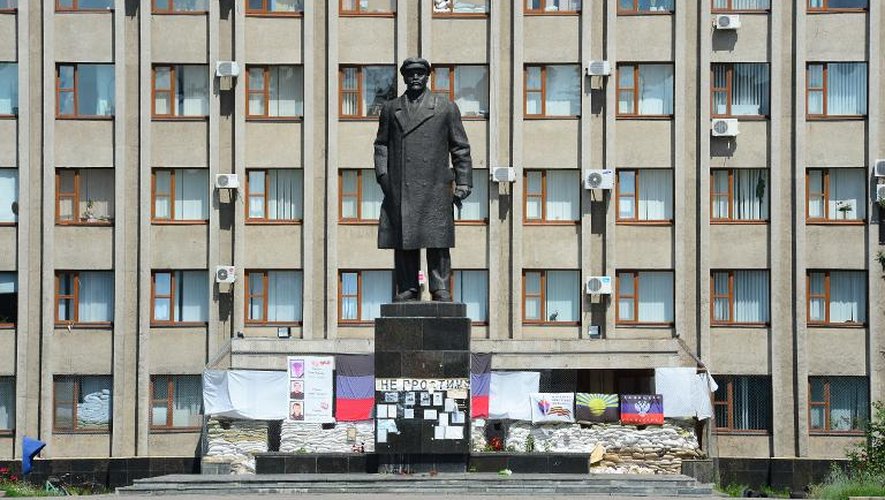 Une statue de Lénine devant la mairie de Slaviansk le 24 juin 2014