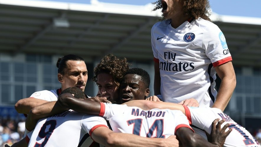 La joie des joueurs du PSG après un but inscrit face à Lyon lors du Trophée des champions, à Montréal le 1er août 2015