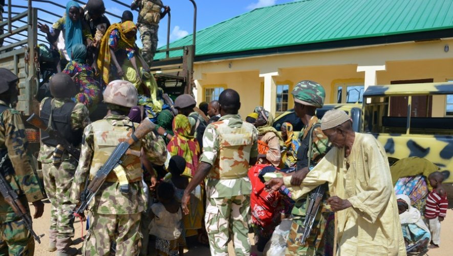 Des otages libérés par l'armée nigérianne sont évacués le 30 juillet 2015 à Maiduguri dans l'état de Borno