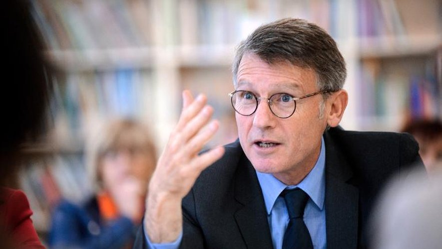 Le ministre de l'Education, Viencent Peillon, dans une école à Mulhouse, le 30 septembre 2013