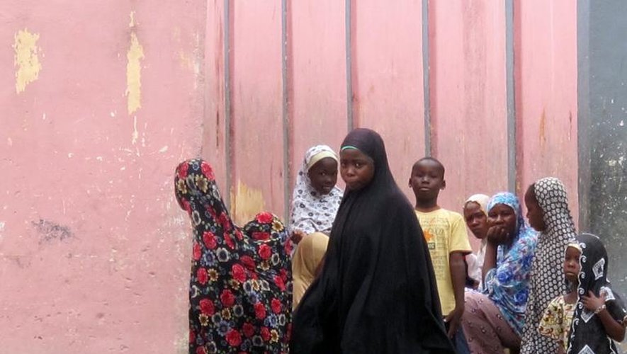 Des fillettes à Banki, au Nigeria, près de la frontière avec le Cameroun, le 17 juin 2014