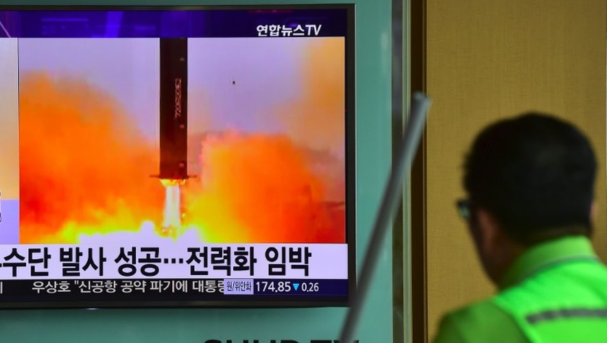L'essai d'un nouveau missile nord-coréen, suivi à la TV depuis Séoul le 23 juin 2016