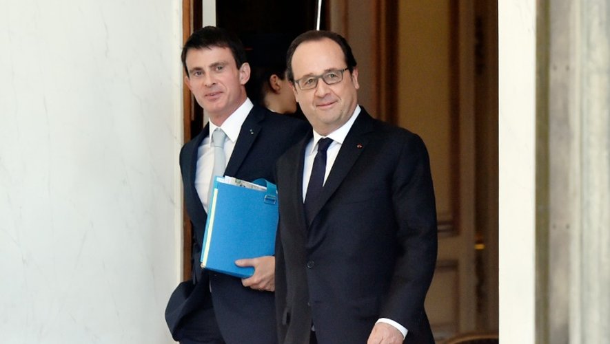 Manuel Valls et François Hollande à l'issue du conseil des ministres le 22 juin 2016 à l'Elysée à Paris