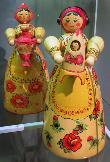Les traditionnelles poupées russes lors d'une exposition à Moscou, le 15 juillet 2015