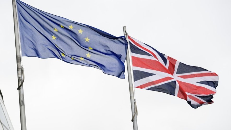 Les drapeaux de l'Union Européenne et du Royaume Unie le 22 juin 2016 à Londres