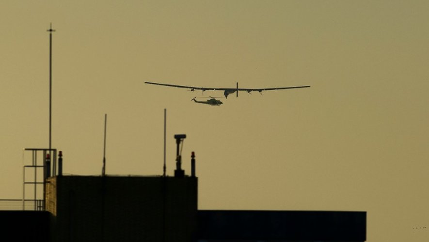 Solar Impulse sur le point d'atterrir à Séville le 23 juin 2016