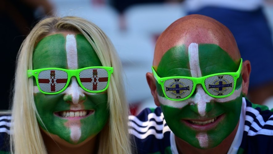 Des supporters nord-irlandais avant le match contre la Pologne, le 12 juin 2016 à Nice