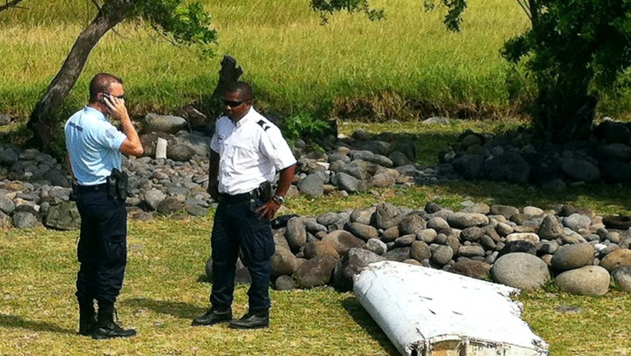 Débris d'avion non identifié retrouvé sur la côte de Saint-André de la Réunion, le 29 juillet 2015