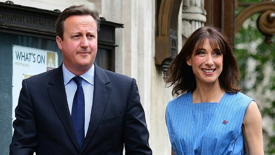 Le Premier ministre David Cameron et sa femme Samantha à leur arrivée au bureau de vote le 23 juin 2016 à Londres