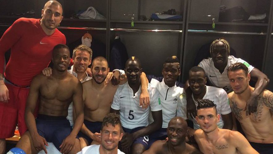 Equipe de France : photos sexy dans les vestiaires après le match contre le Nigéria 
