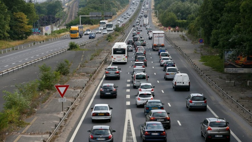 Un embouteillage sur l'A6 au sud de Paris, le 3 juillet 2015